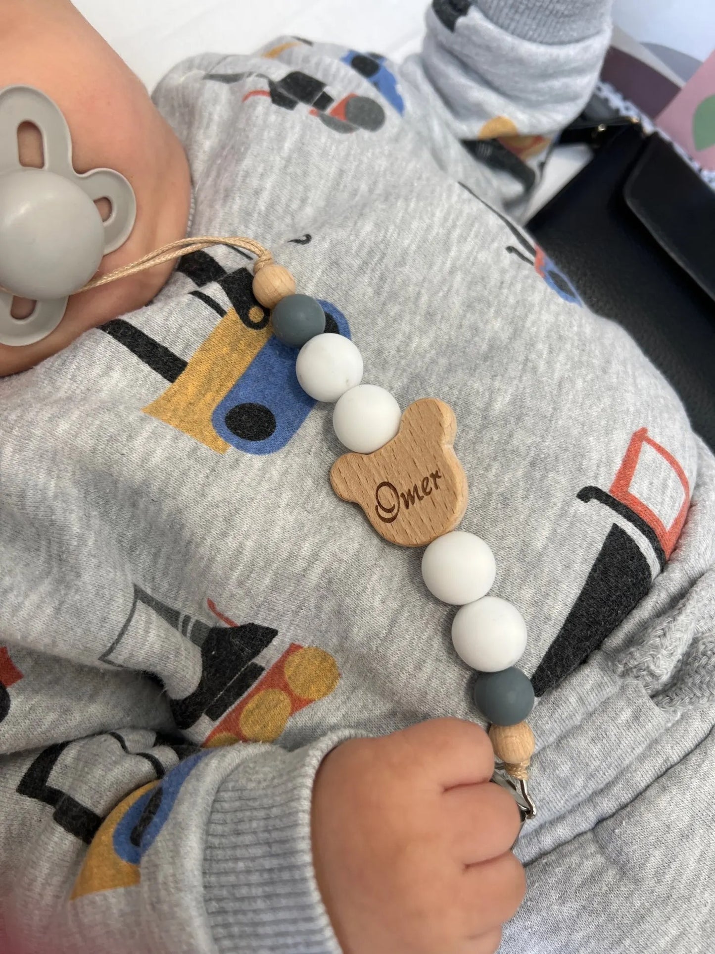 Customizable pacifier clip